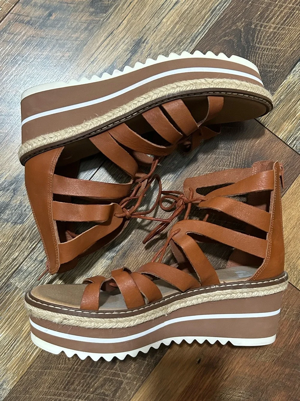 Gianni Bini strappy lace